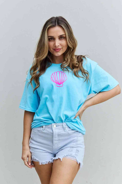 MORE BEACH DAYS Graphic Tee