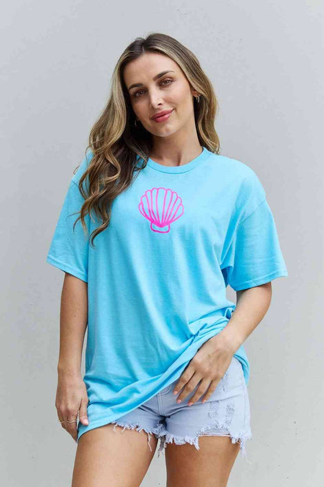 MORE BEACH DAYS Graphic Tee